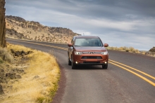 Mitsubishi Outlander GT - US verze 2014 02